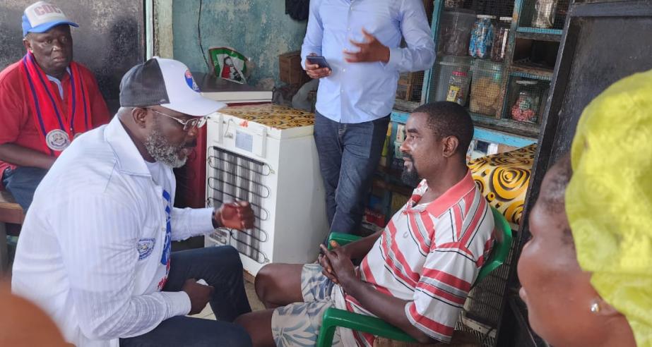 President Weah chats with an electorate 