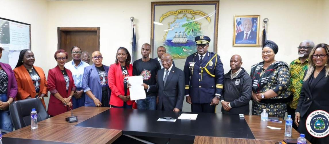 PRESIDENT BOAKAI MEETS “SAY NO TO DRUGS” CAMPAIGN LEADERS, RECEIVES PETITION
