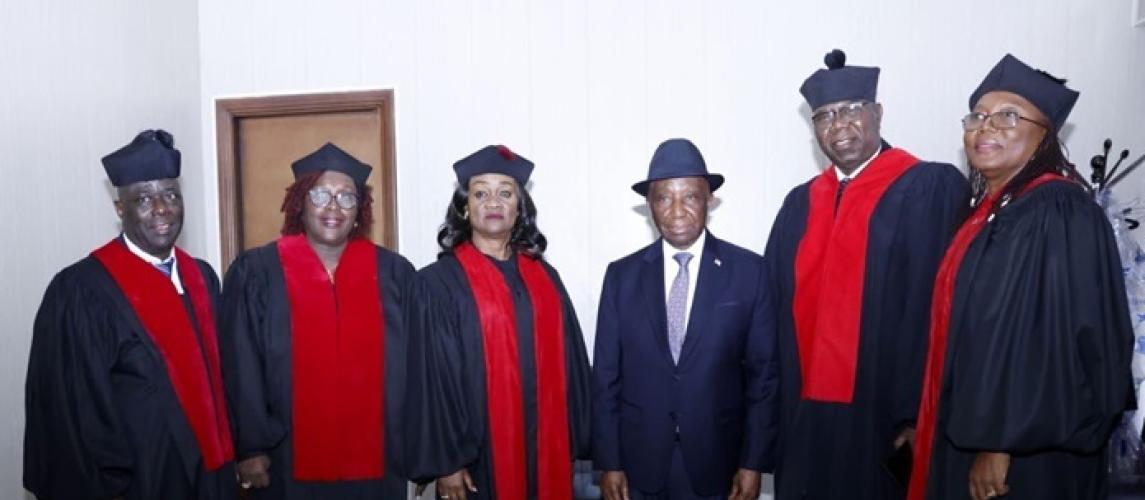 President Boakai posed in a photograph with members of the Supreme Court Bench